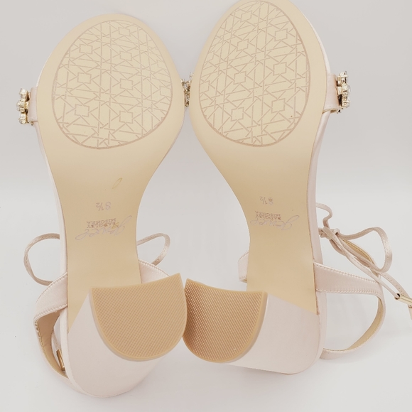 Badgley Mischka Jewel, Uzuri, Champagne NWOB - Picture 9 of 11